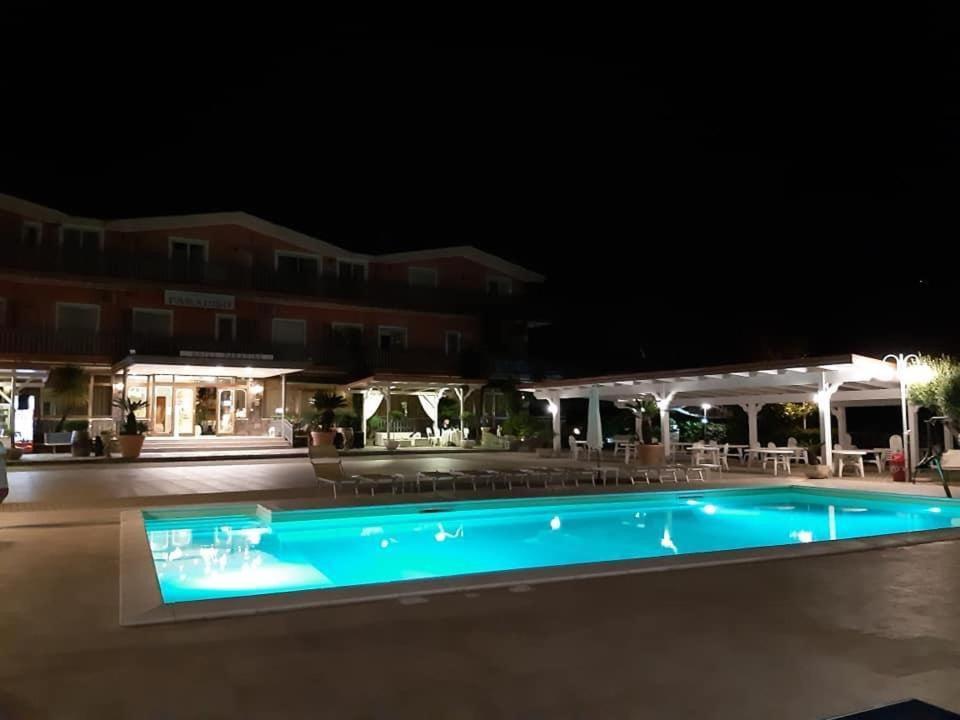 Hotel Ristorante Paradiso 알바넬라 외부 사진