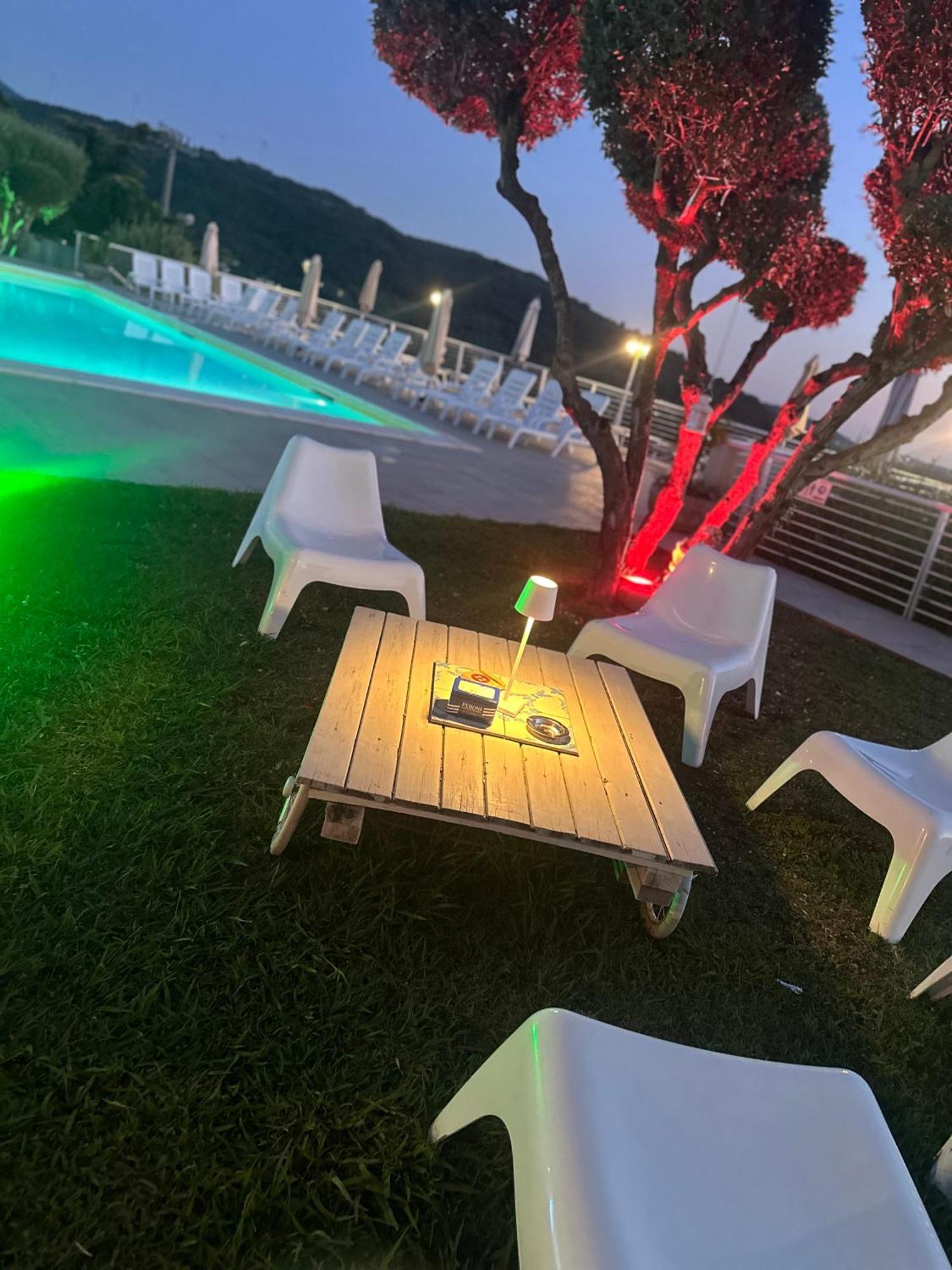 Hotel Ristorante Paradiso 알바넬라 외부 사진
