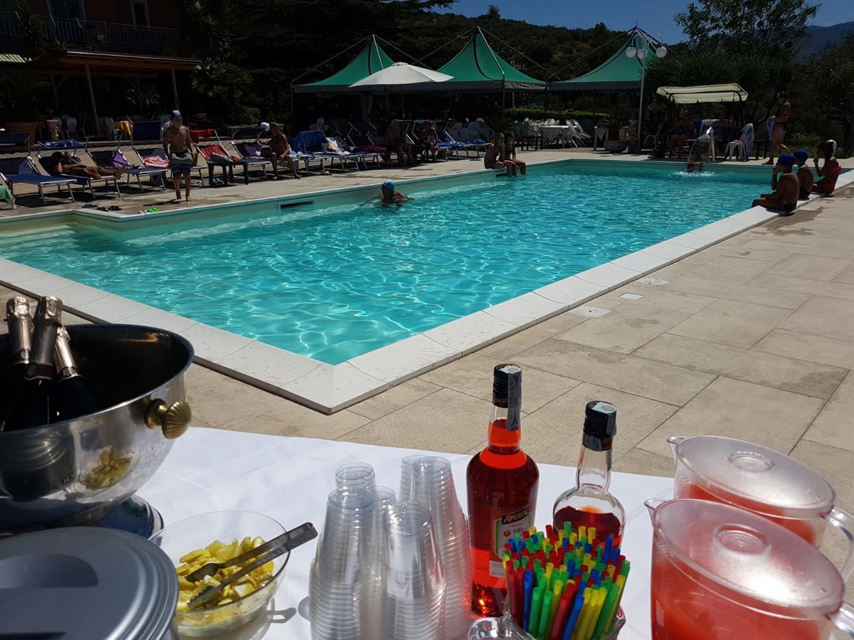 Hotel Ristorante Paradiso 알바넬라 외부 사진